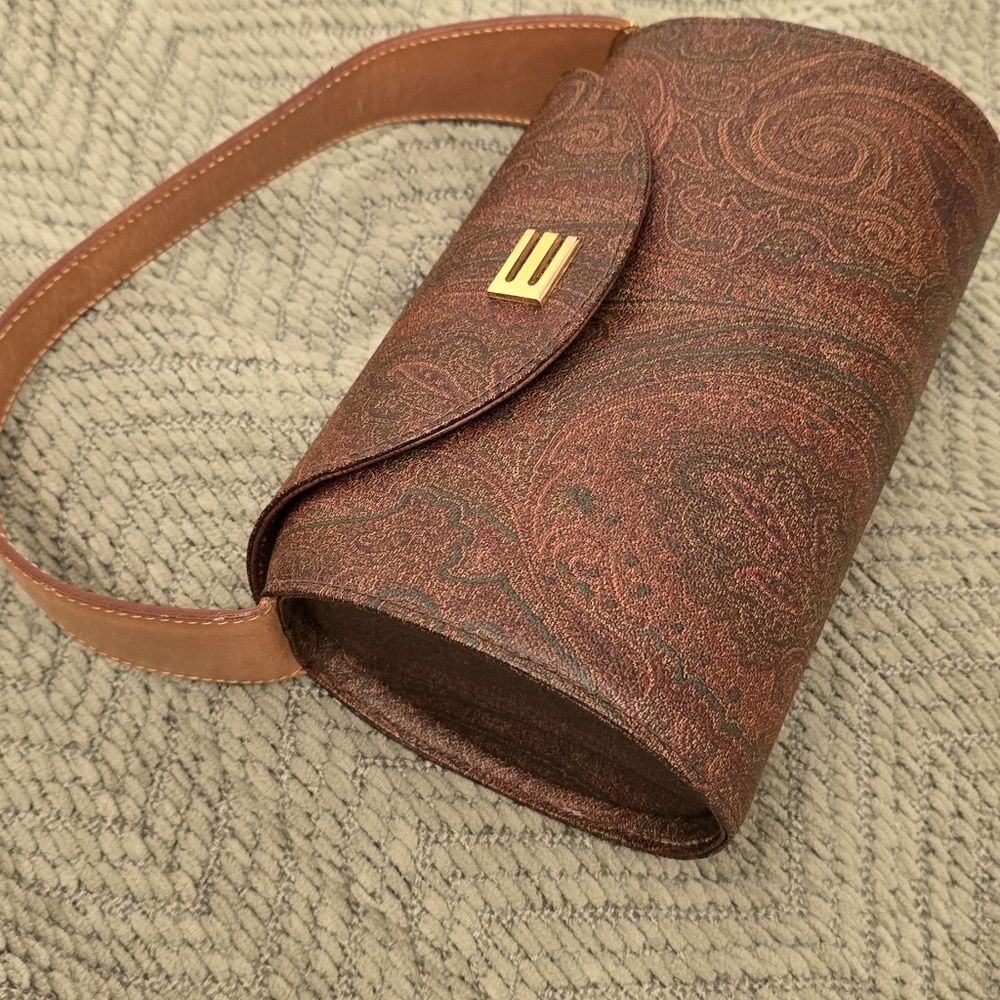 🍁🍂🍁🍂Authentic Etro Paisly hand bag. Perfect for Fall 🍁🍂🍁🍂
